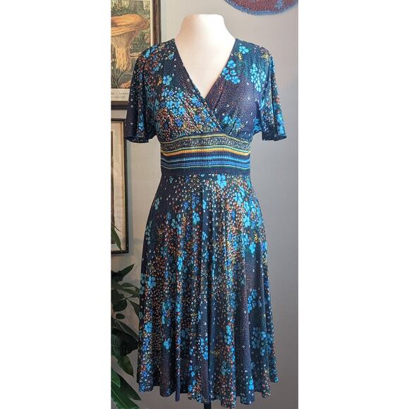 1970s flutter sleeve A-line vintage blue floral print jersey mini dress - Picture 2 of 8